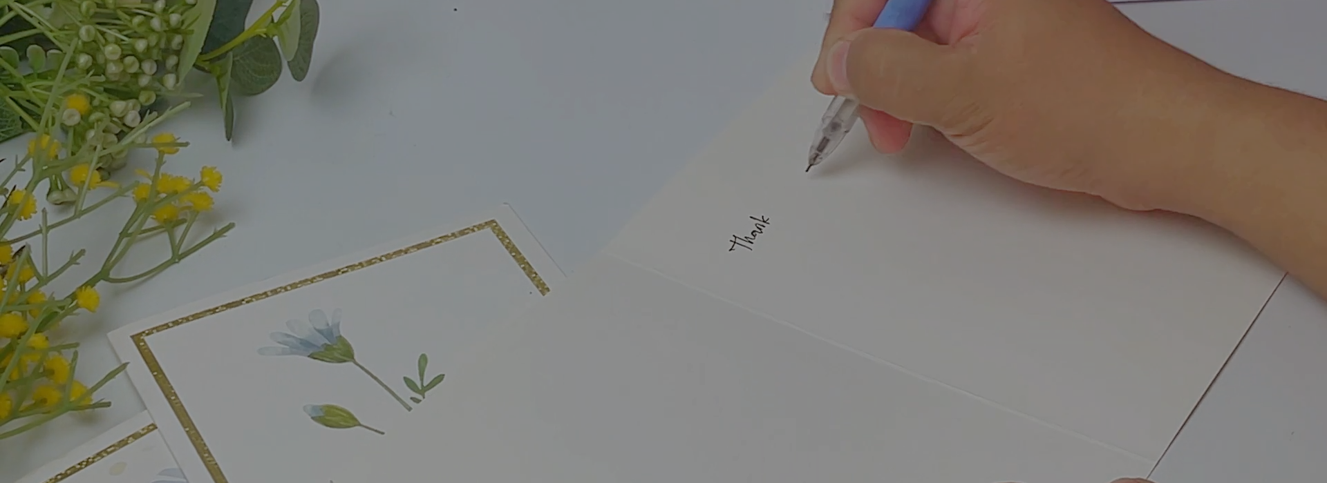 Translation missing: en.sections.video.load_video